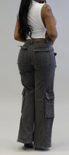 將圖片載入圖庫檢視器 Ace Black Wash Cargo Jeans
